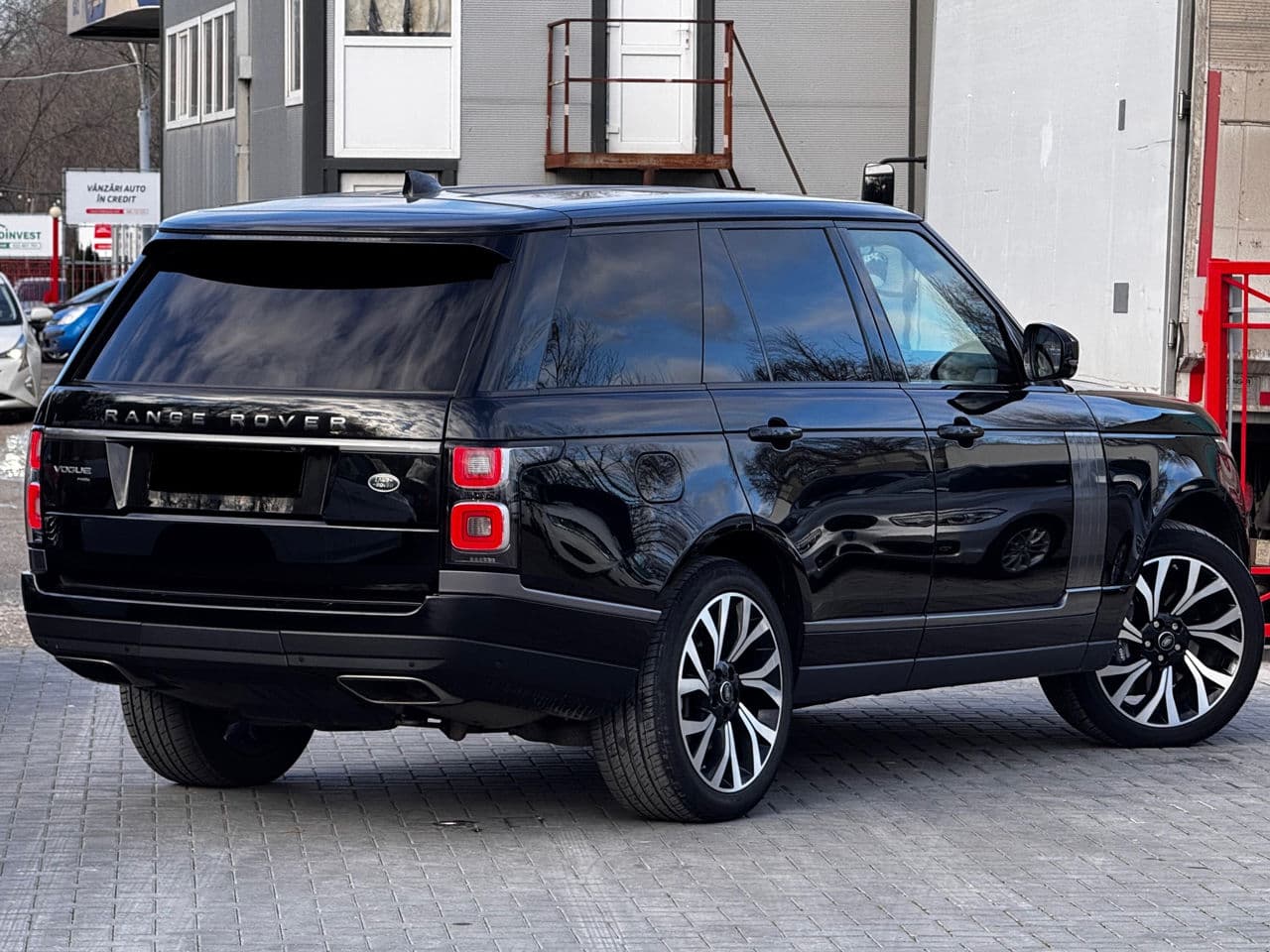 Land Rover Range Rover Vogue 2019 — Миниатюра 3