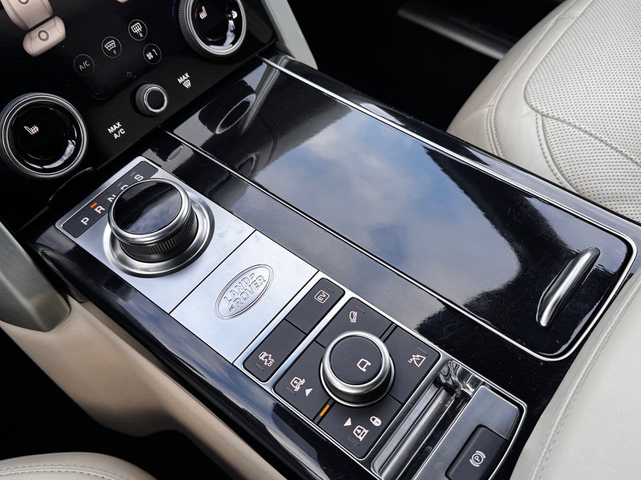 Land Rover Range Rover Vogue 2019 — Миниатюра 13