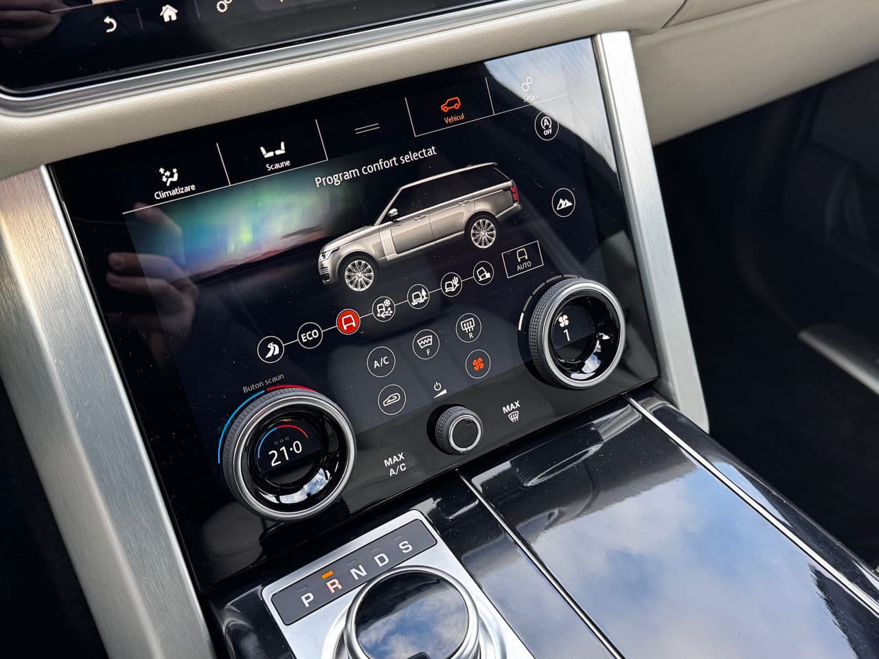 Land Rover Range Rover Vogue 2019 — Миниатюра 11