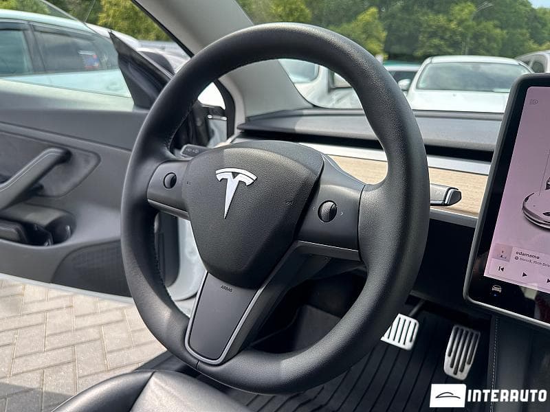 Tesla Model 3 2021 — Миниатюра 8