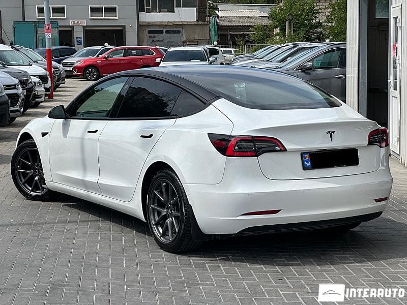 Tesla Model 3 2021 — Миниатюра 3