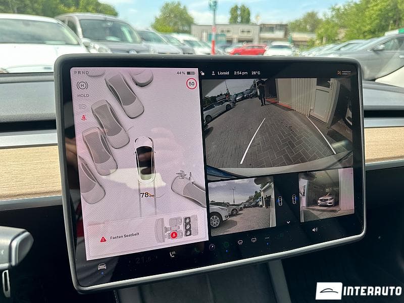 Tesla Model 3 2021 — Миниатюра 12