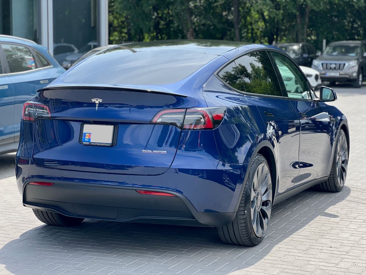 Tesla Model Y 2022 — Миниатюра 2