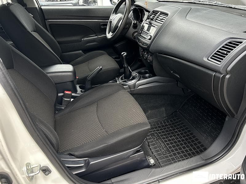 2016 Mitsubishi ASX — Miniatură 14