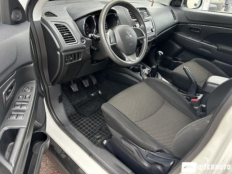 2016 Mitsubishi ASX — Miniatură 5