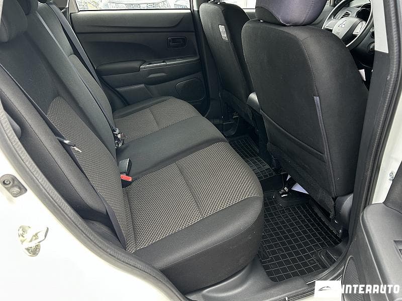 2016 Mitsubishi ASX — Miniatură 16
