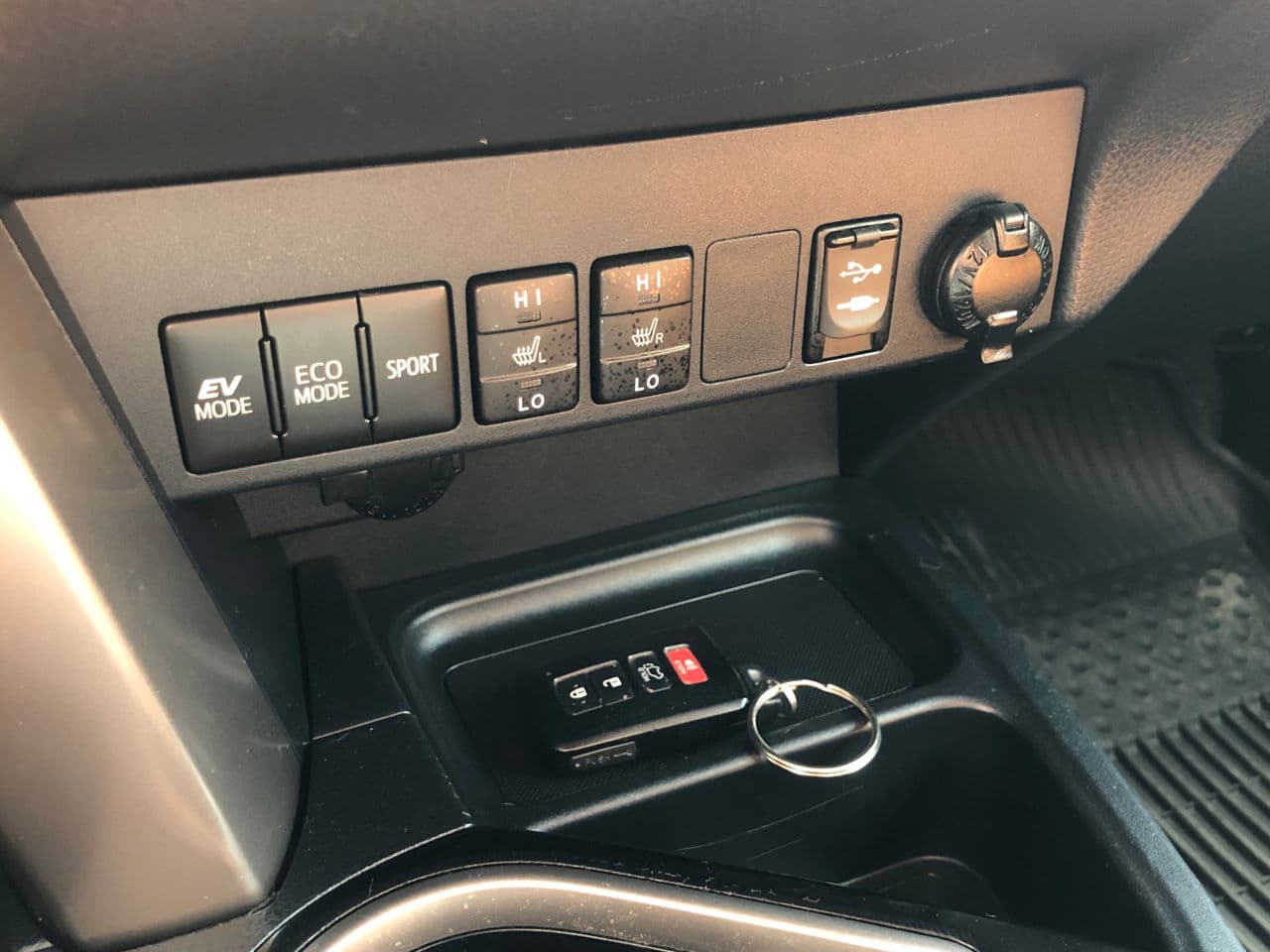 Toyota Rav-4 2016 — Миниатюра 11