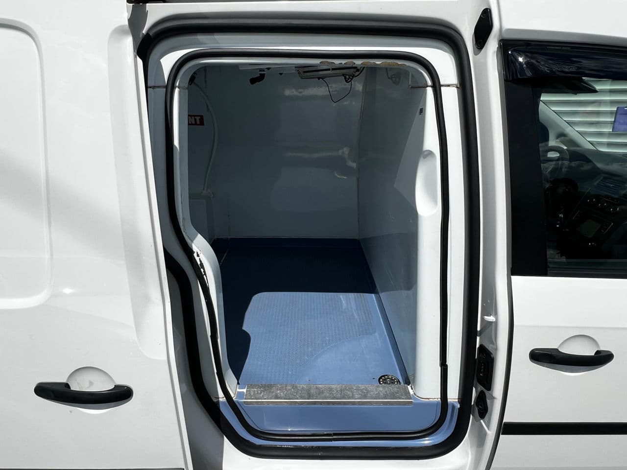 Volkswagen Caddy Maxi 2016 — Миниатюра 15