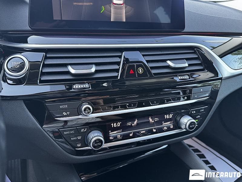 2019 BMW 530e — Miniatură 15