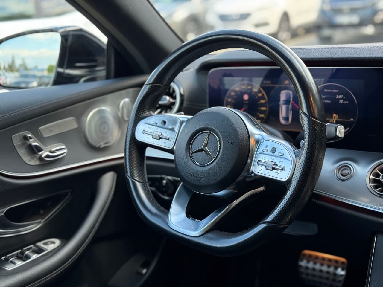 Mercedes E 220 2019 — Миниатюра 12