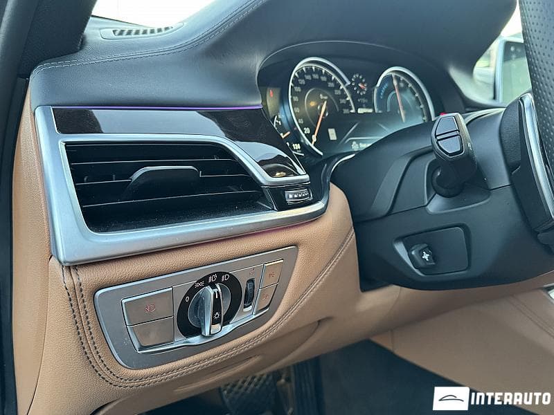 BMW 740e 2017 — Миниатюра 23