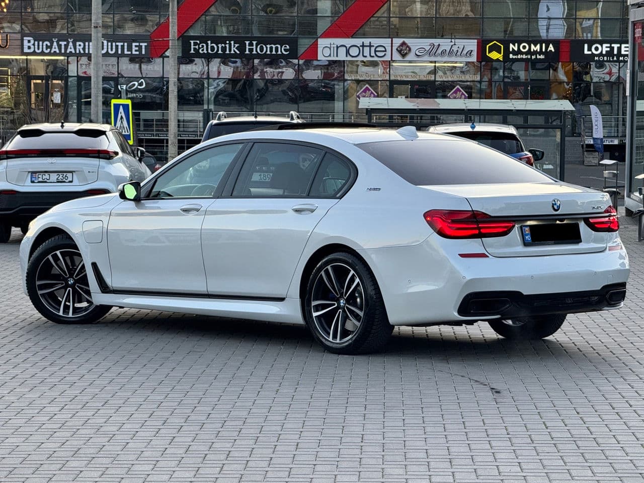 BMW 740e 2017 — Миниатюра 5