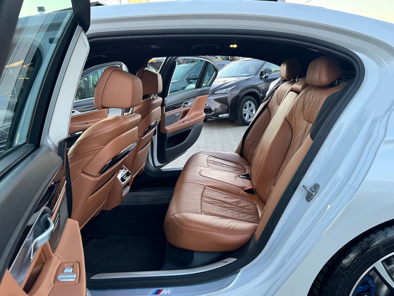 BMW 740e 2017 — Миниатюра 16