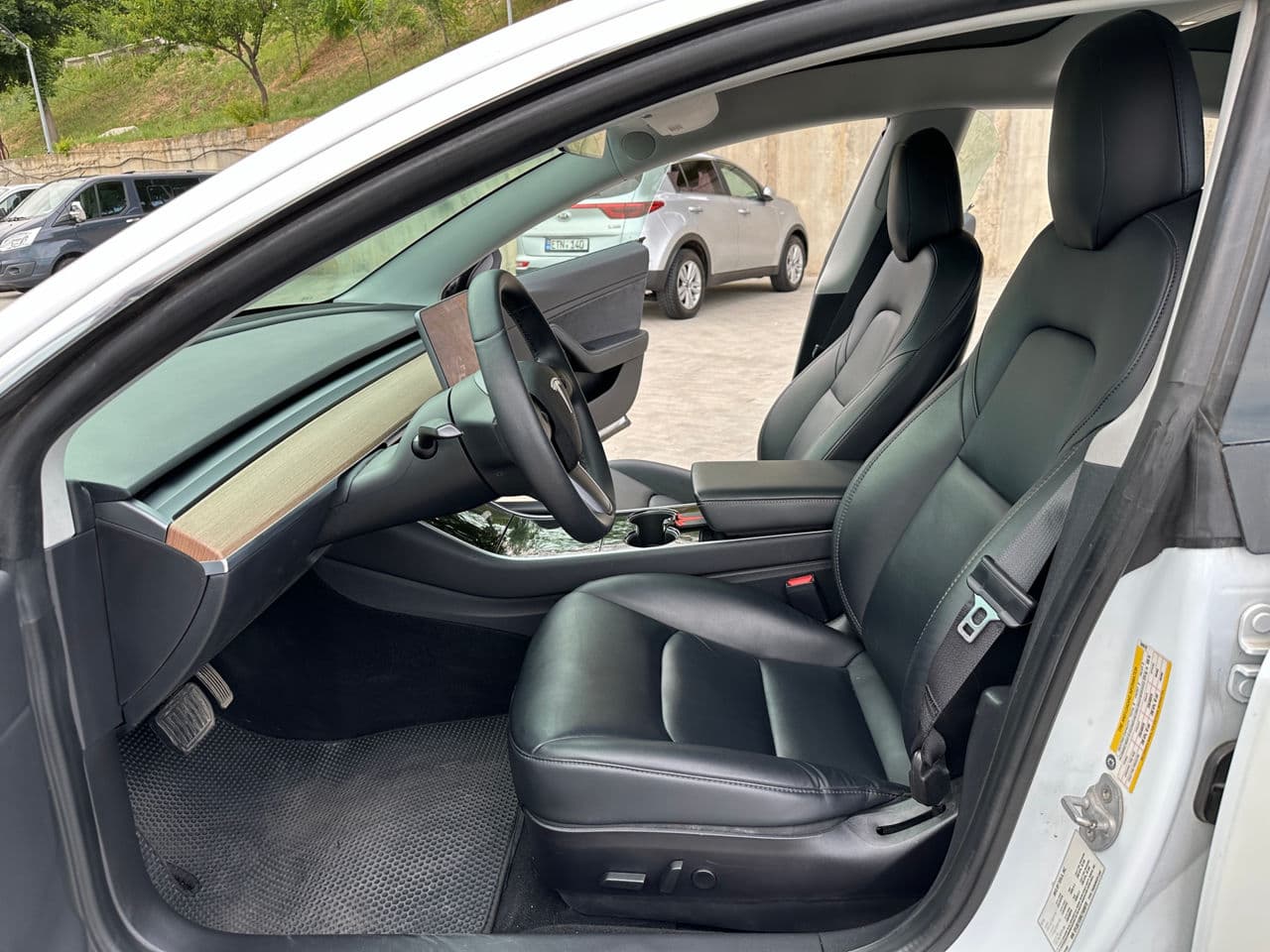 Tesla Model 3 2019 — Миниатюра 5