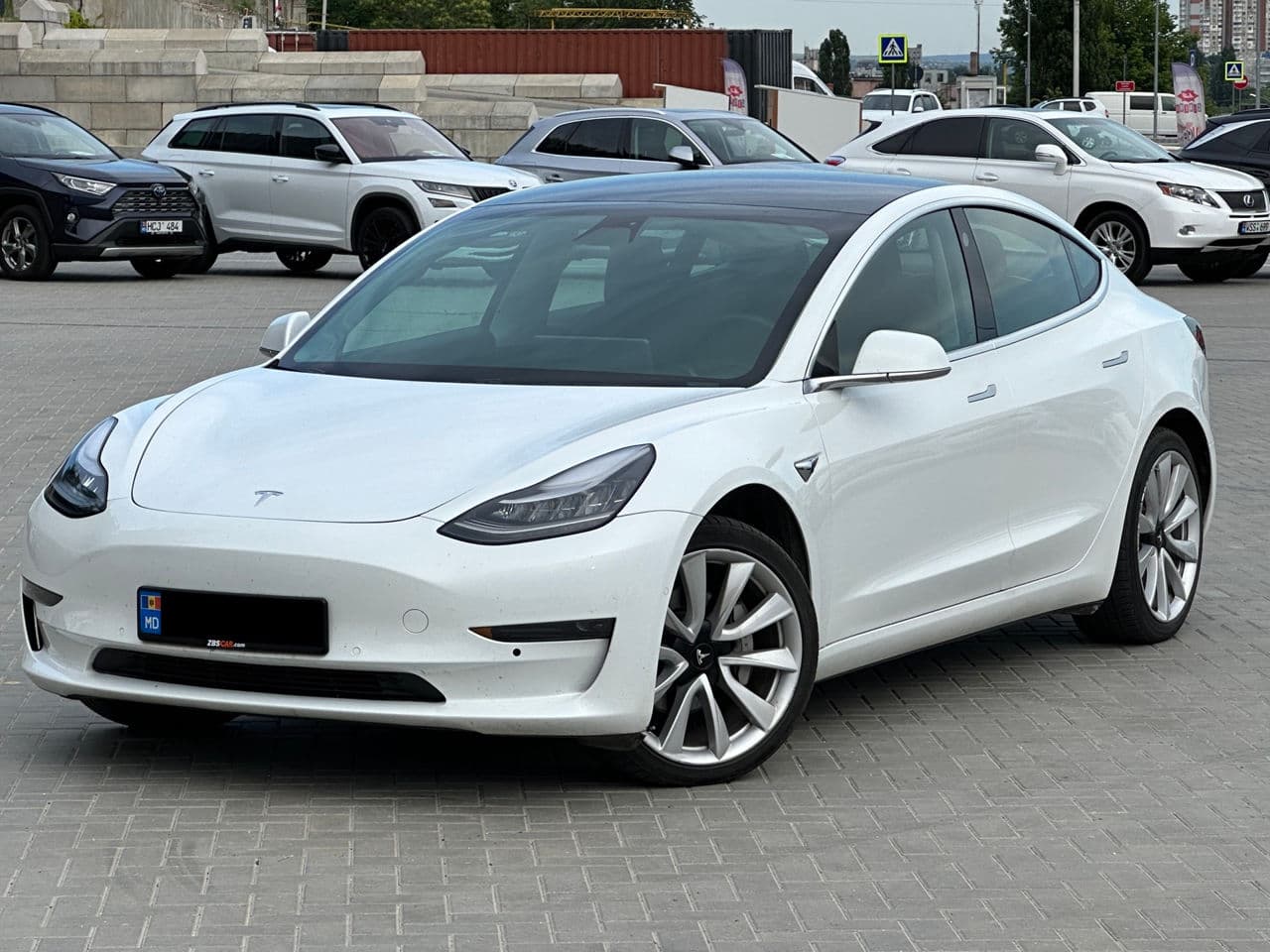 Tesla Model 3 2019 — Миниатюра 3