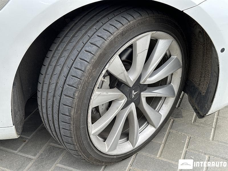 Tesla Model 3 2019 — Миниатюра 18