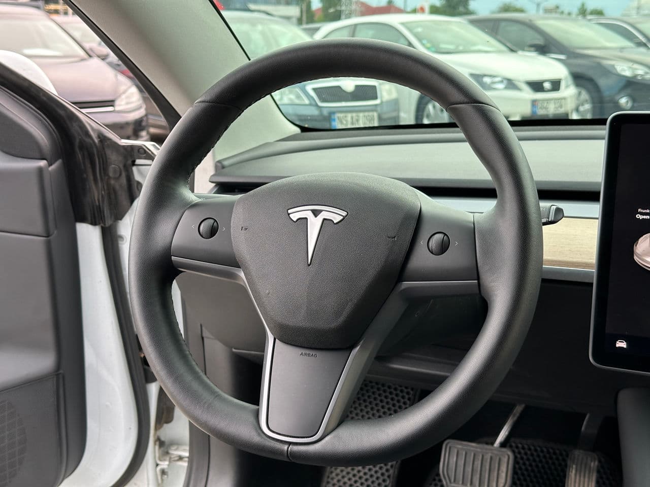 Tesla Model 3 2019 — Миниатюра 10