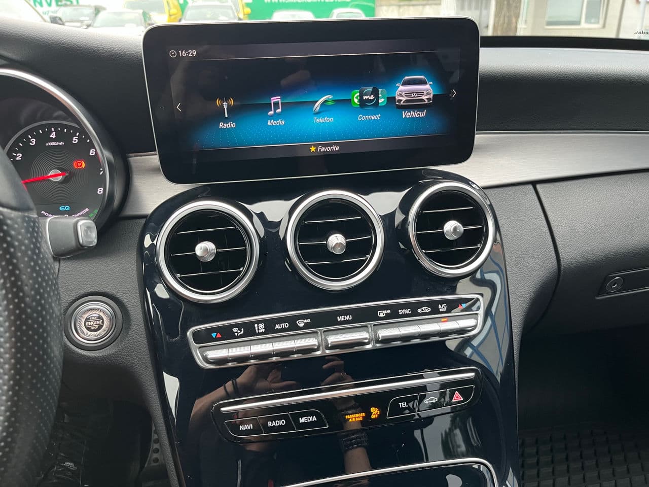 Mercedes C 200 2018 — Миниатюра 12
