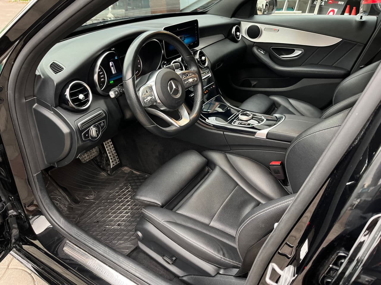 Mercedes C 200 2018 — Миниатюра 6