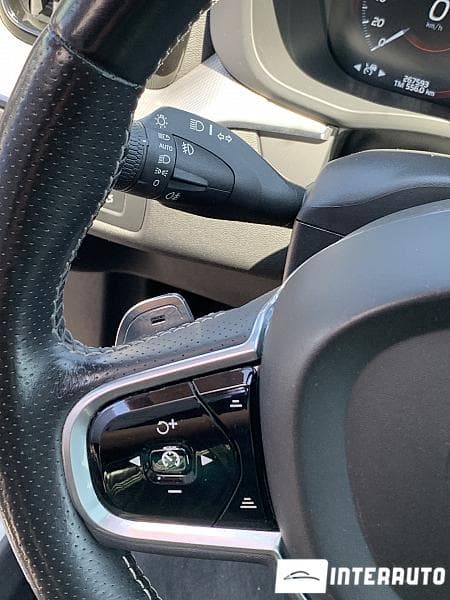 Volvo XC 60 2018 — Миниатюра 10