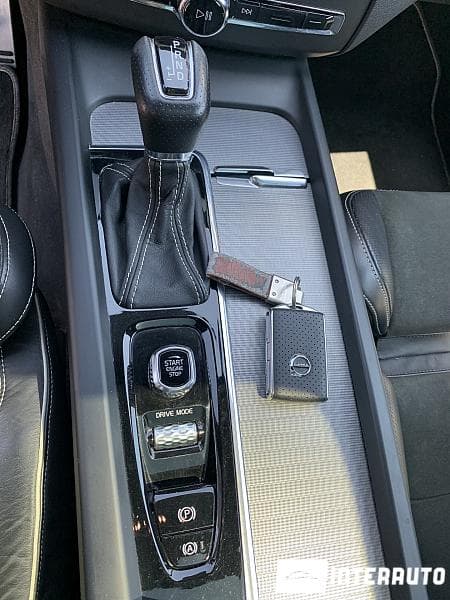 Volvo XC 60 2018 — Миниатюра 19
