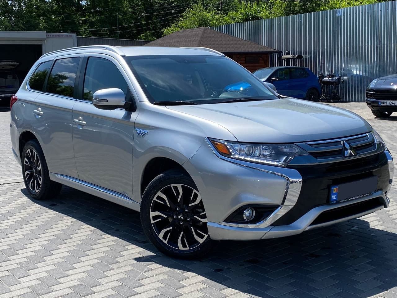 Mitsubishi Outlander 2018 — Миниатюра 3