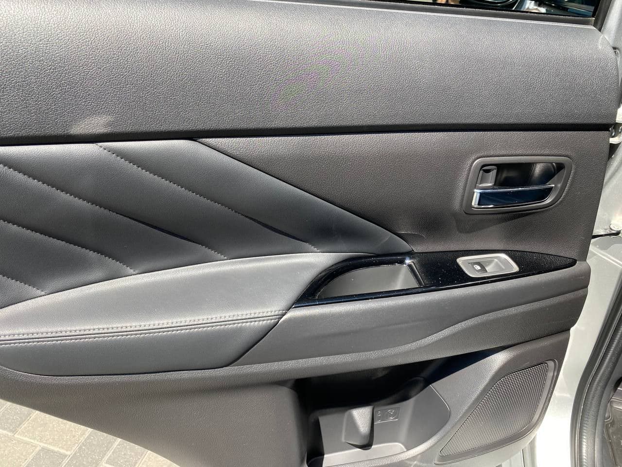 Mitsubishi Outlander 2018 — Миниатюра 16
