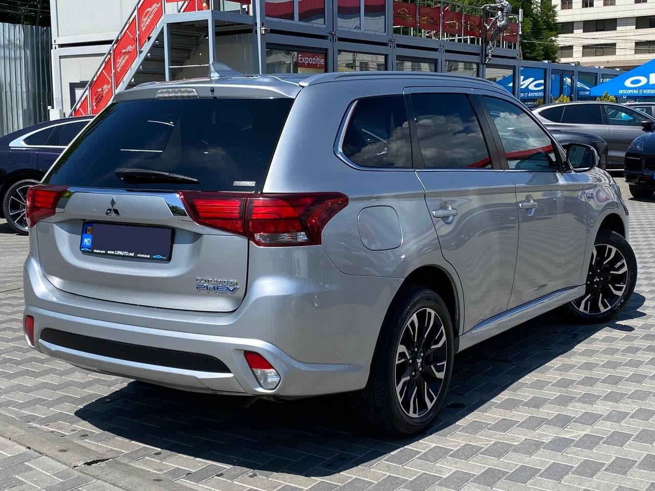 Mitsubishi Outlander 2018 — Миниатюра 4