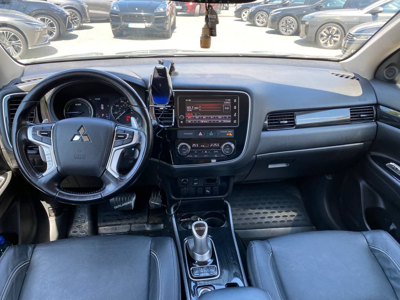 Mitsubishi Outlander 2018 — Миниатюра 8