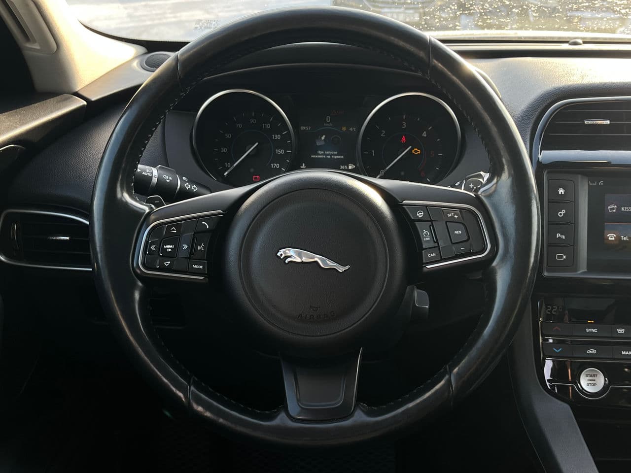 Jaguar F-Pace 2016 — Миниатюра 10