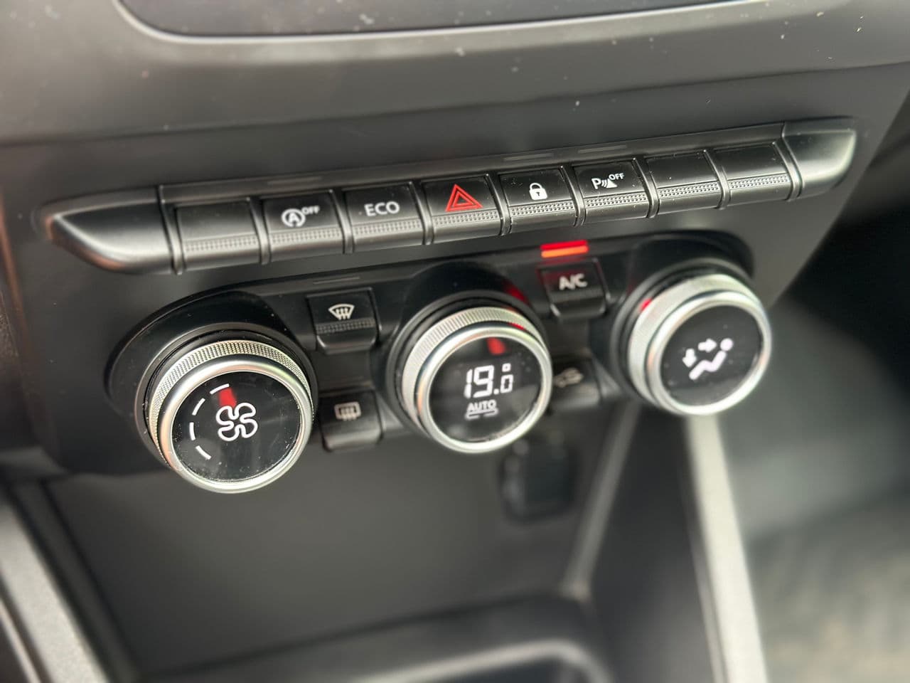Dacia Duster 2019 — Миниатюра 13