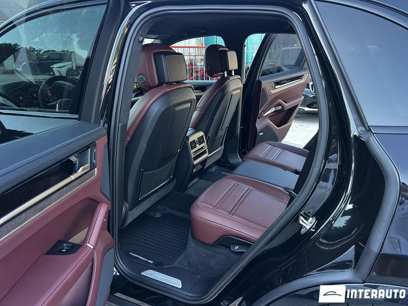 Porsche Cayenne 2024 — Миниатюра 6
