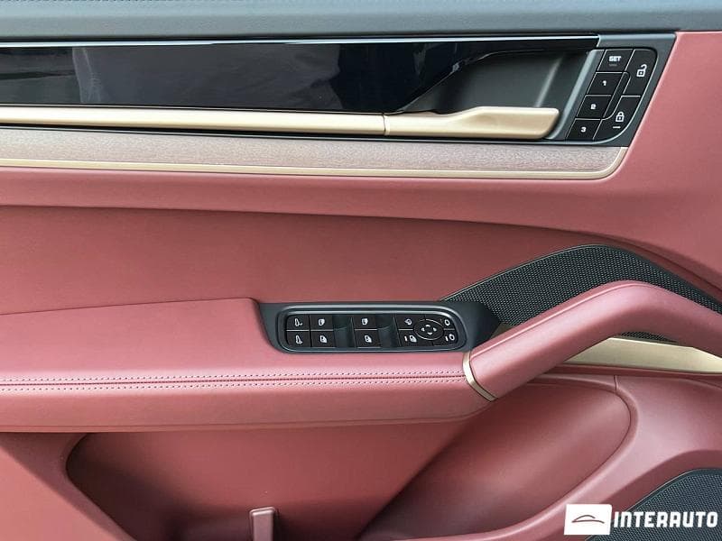 Porsche Cayenne 2024 — Миниатюра 5