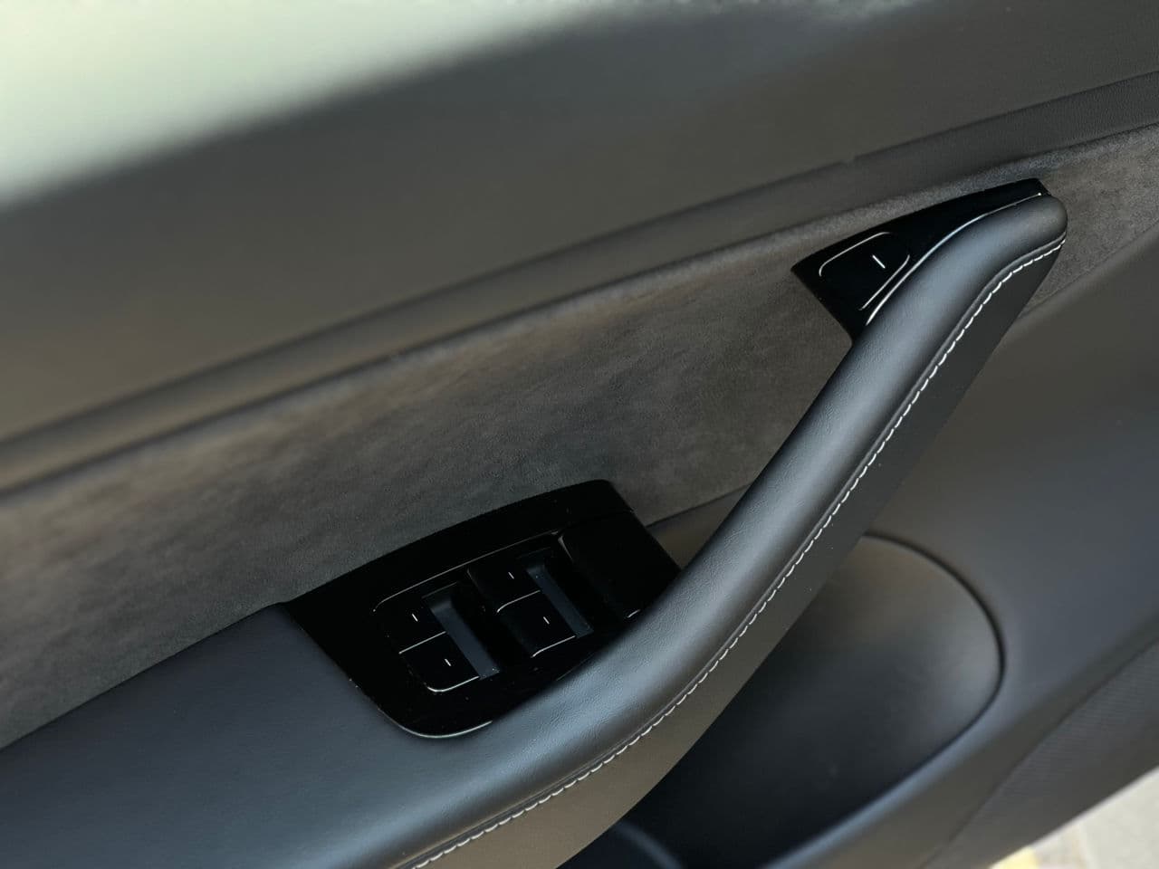 Tesla Model 3 2018 — Миниатюра 5