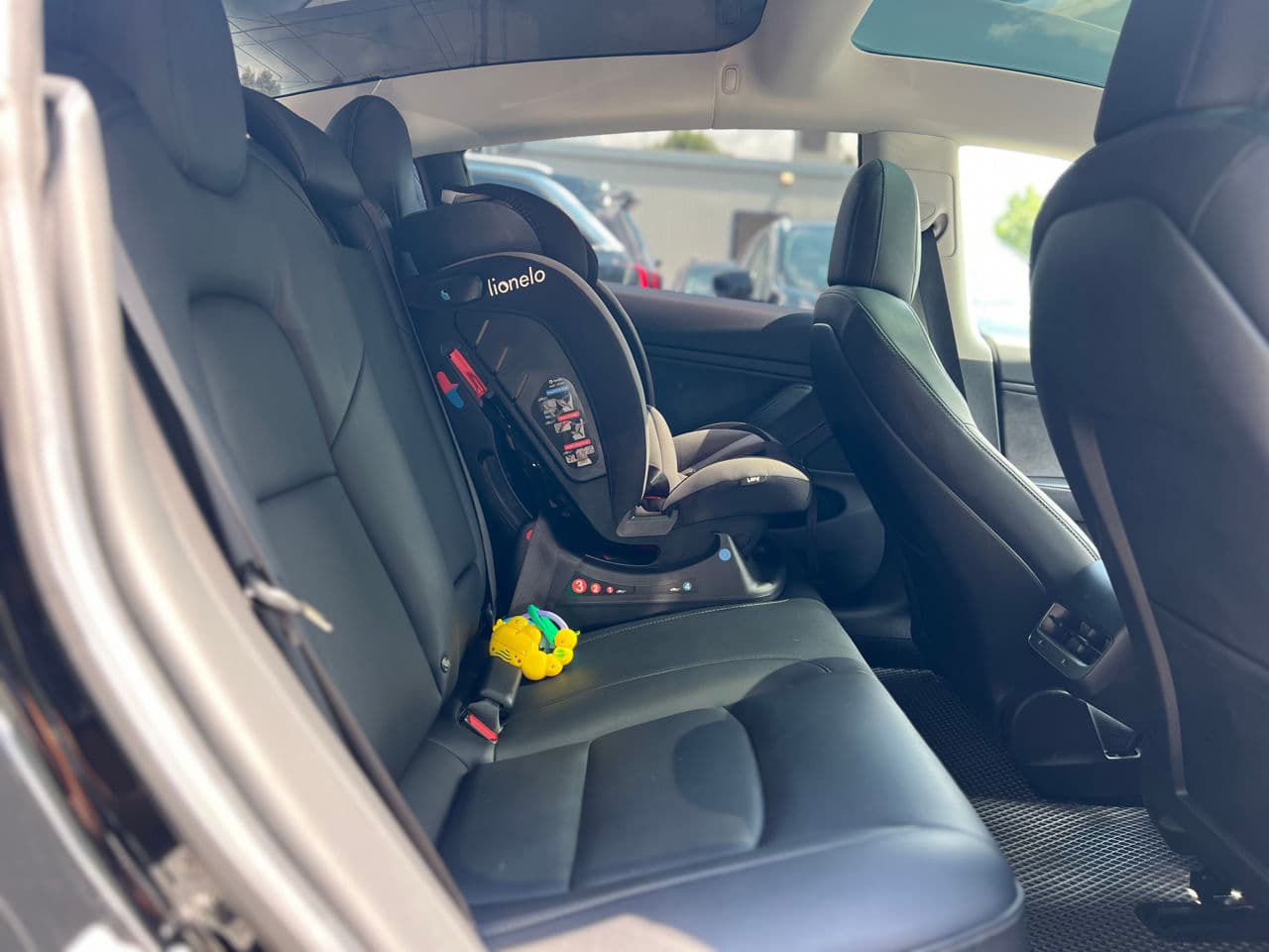 Tesla Model 3 2018 — Миниатюра 13
