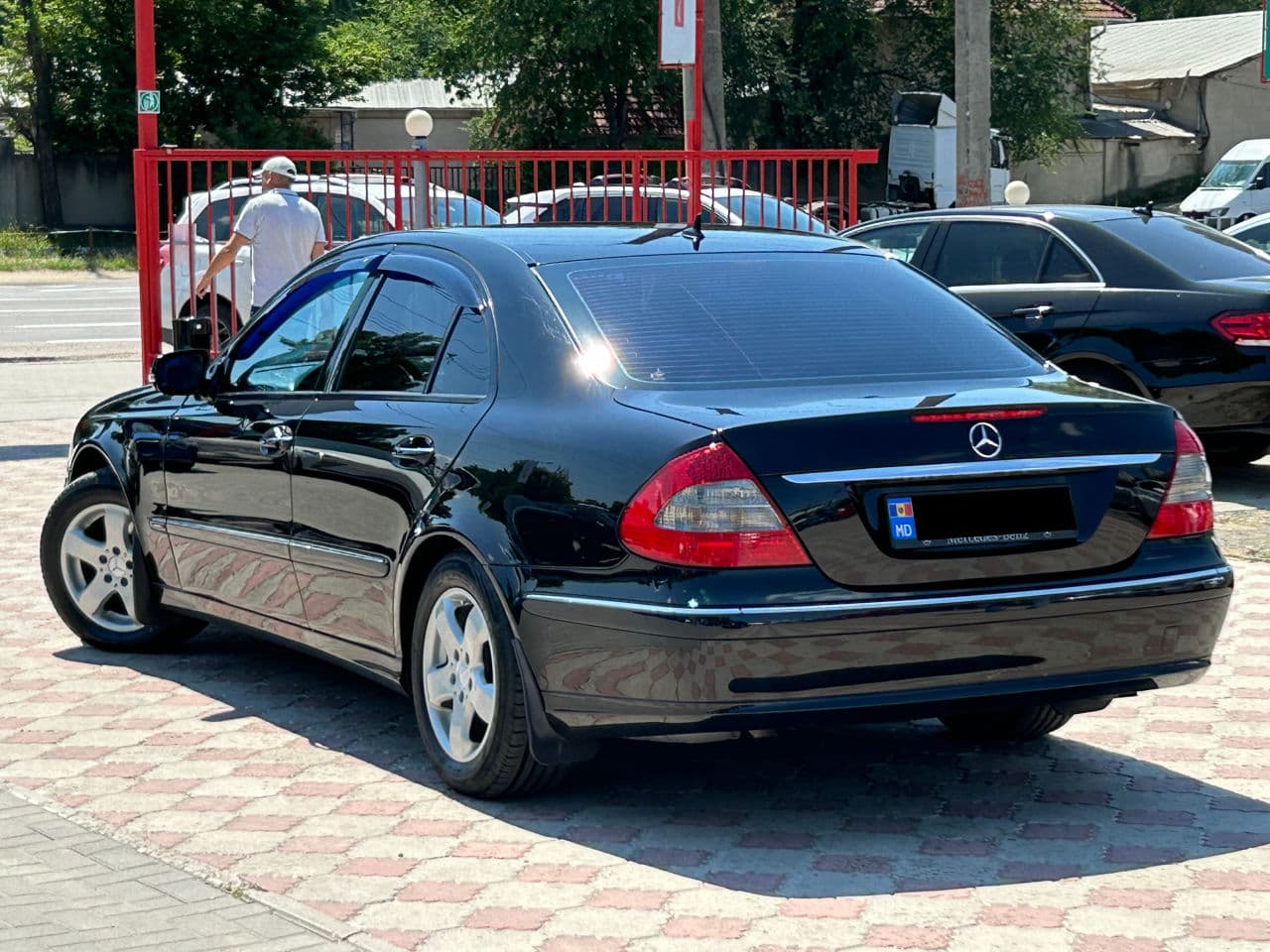 Mercedes E 200 2008 — Миниатюра 2