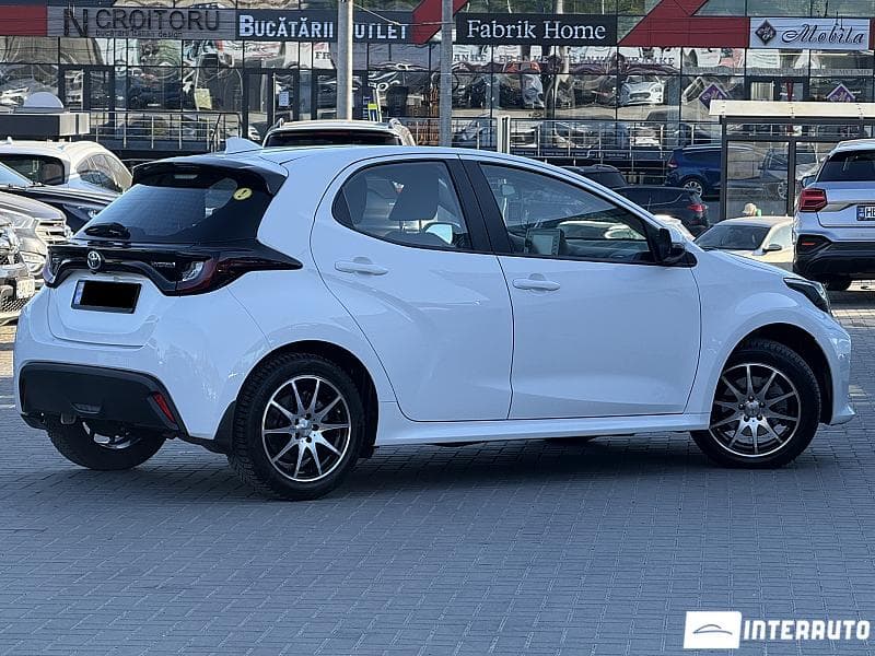Toyota Yaris 2023 — Миниатюра 3