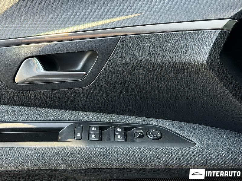 Peugeot 3008 2018 — Миниатюра 13