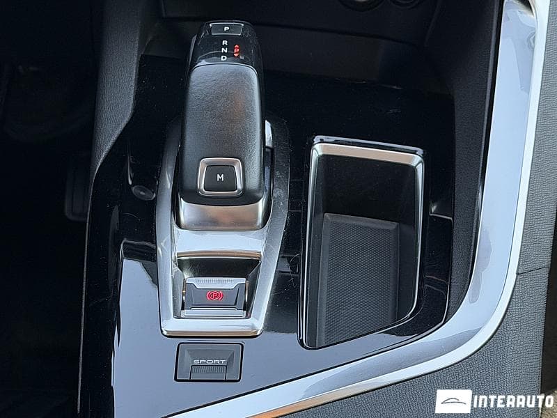 Peugeot 3008 2018 — Миниатюра 12
