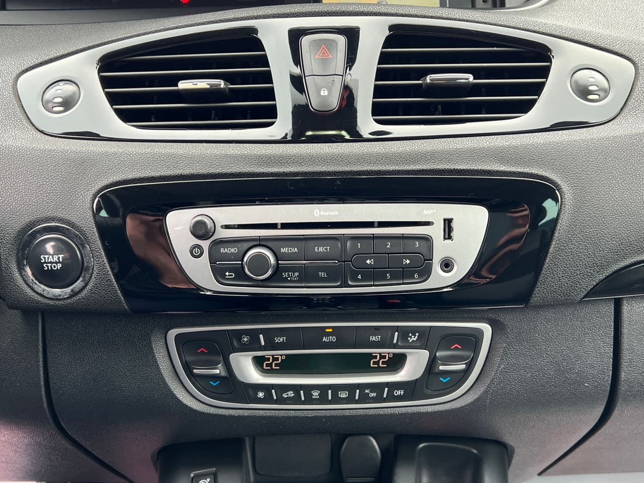 Renault Grand Scenic 2014 — Миниатюра 10