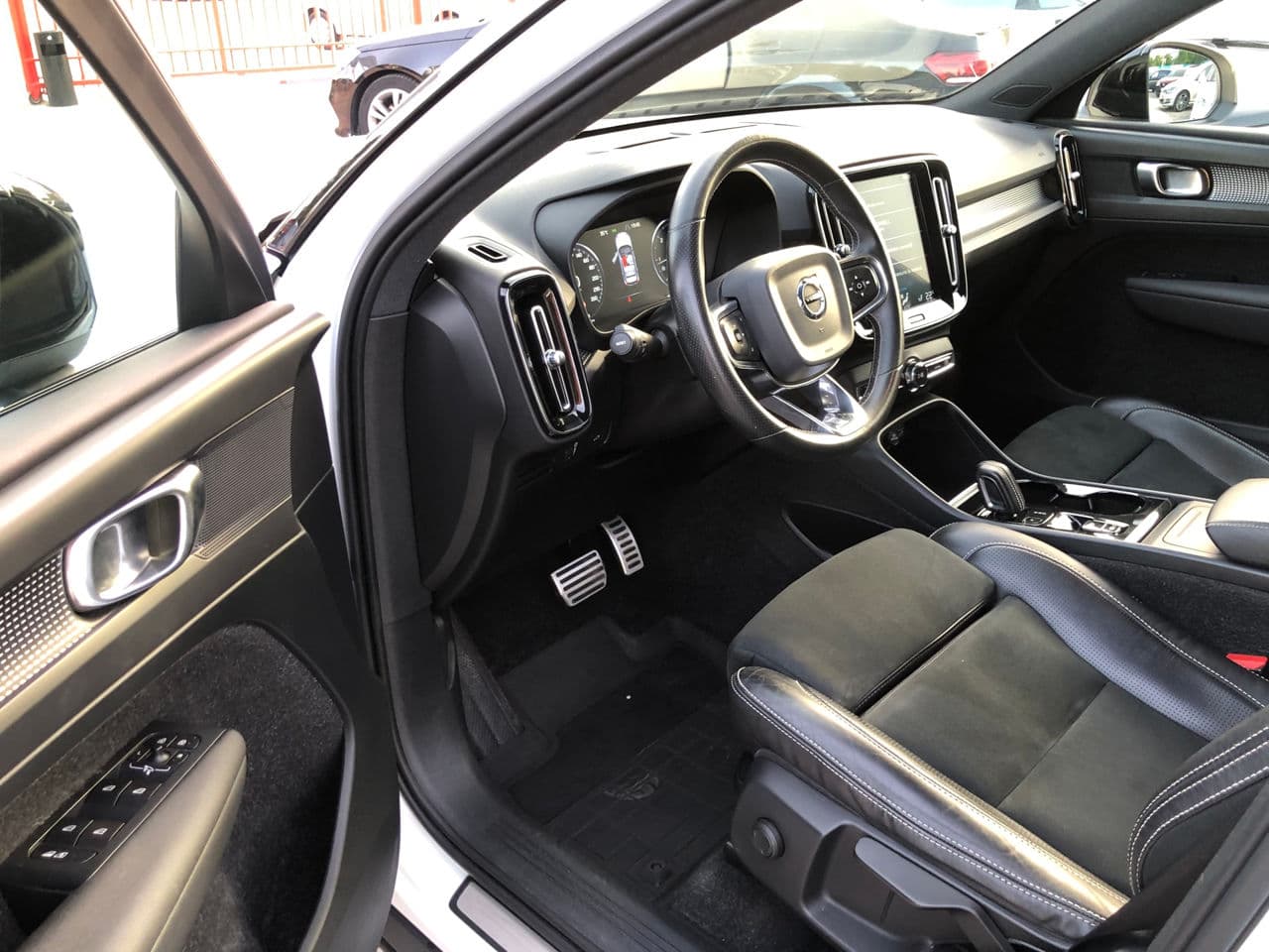 Volvo XC 40 2019 — Миниатюра 6