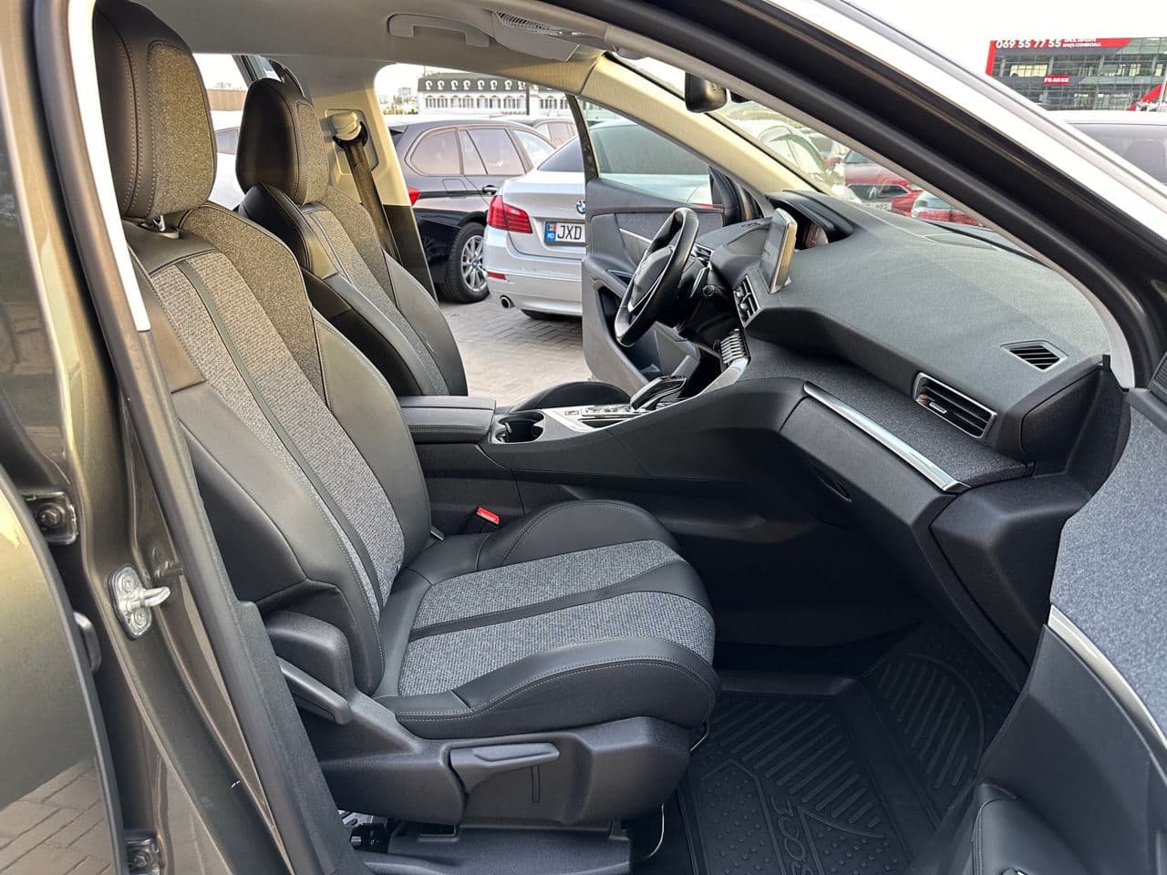 Peugeot 3008 2018 — Миниатюра 8
