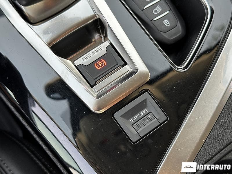 Peugeot 3008 2018 — Миниатюра 15