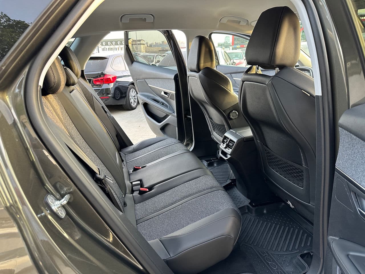 Peugeot 3008 2018 — Миниатюра 7