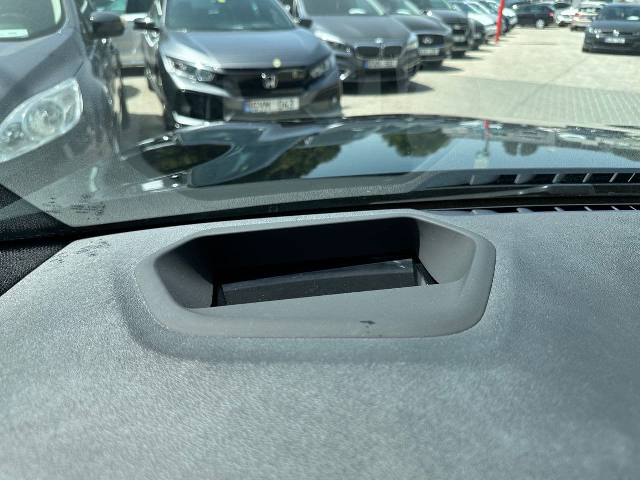 BMW 520 2018 — Миниатюра 13