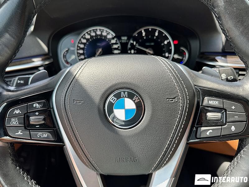 BMW 520 2018 — Миниатюра 16