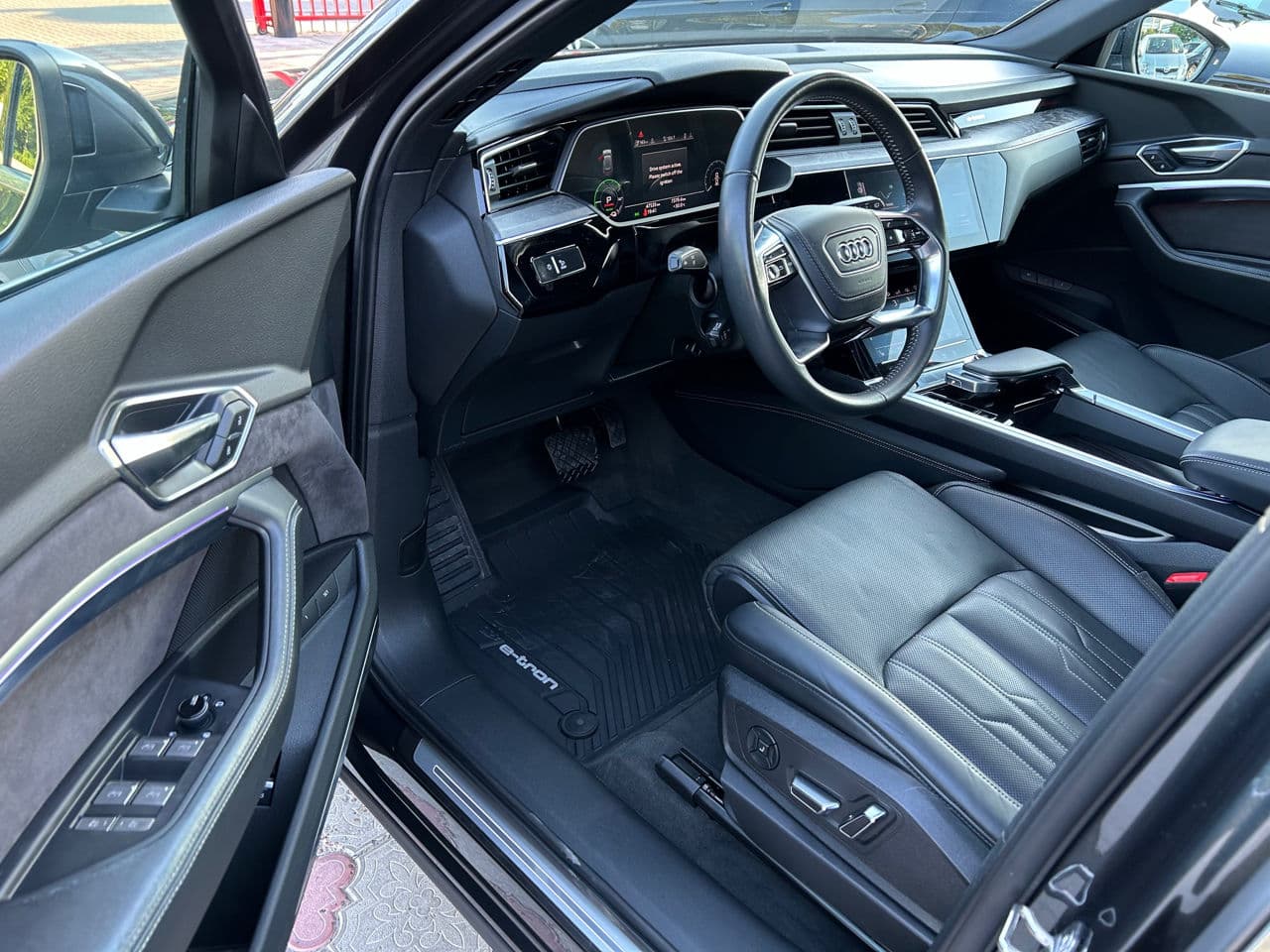 Audi E-tron 2019 — Миниатюра 6