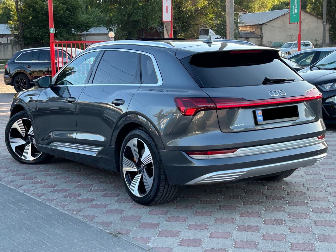 Audi E-tron 2019 — Миниатюра 2