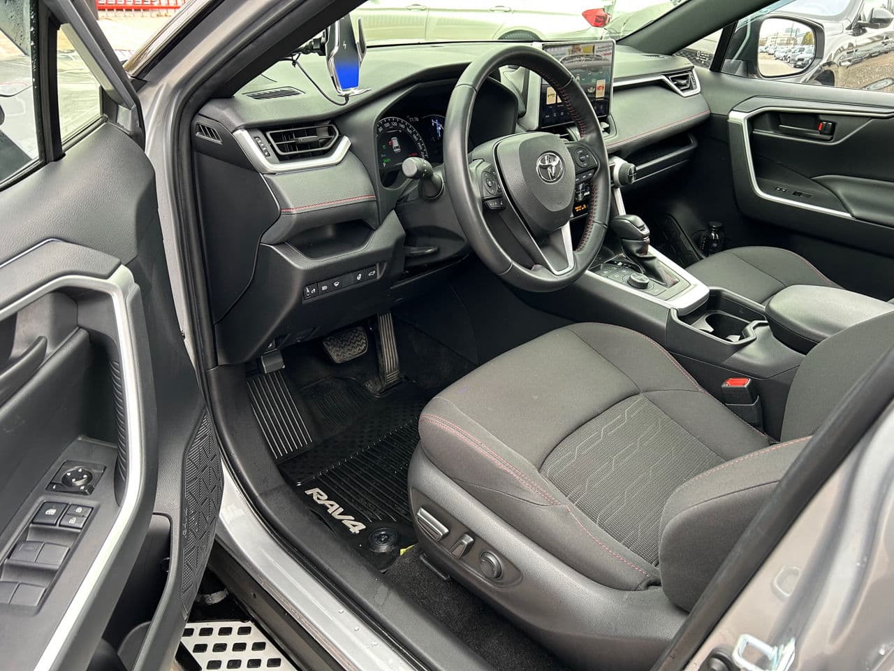 Toyota Rav-4 2021 — Миниатюра 7