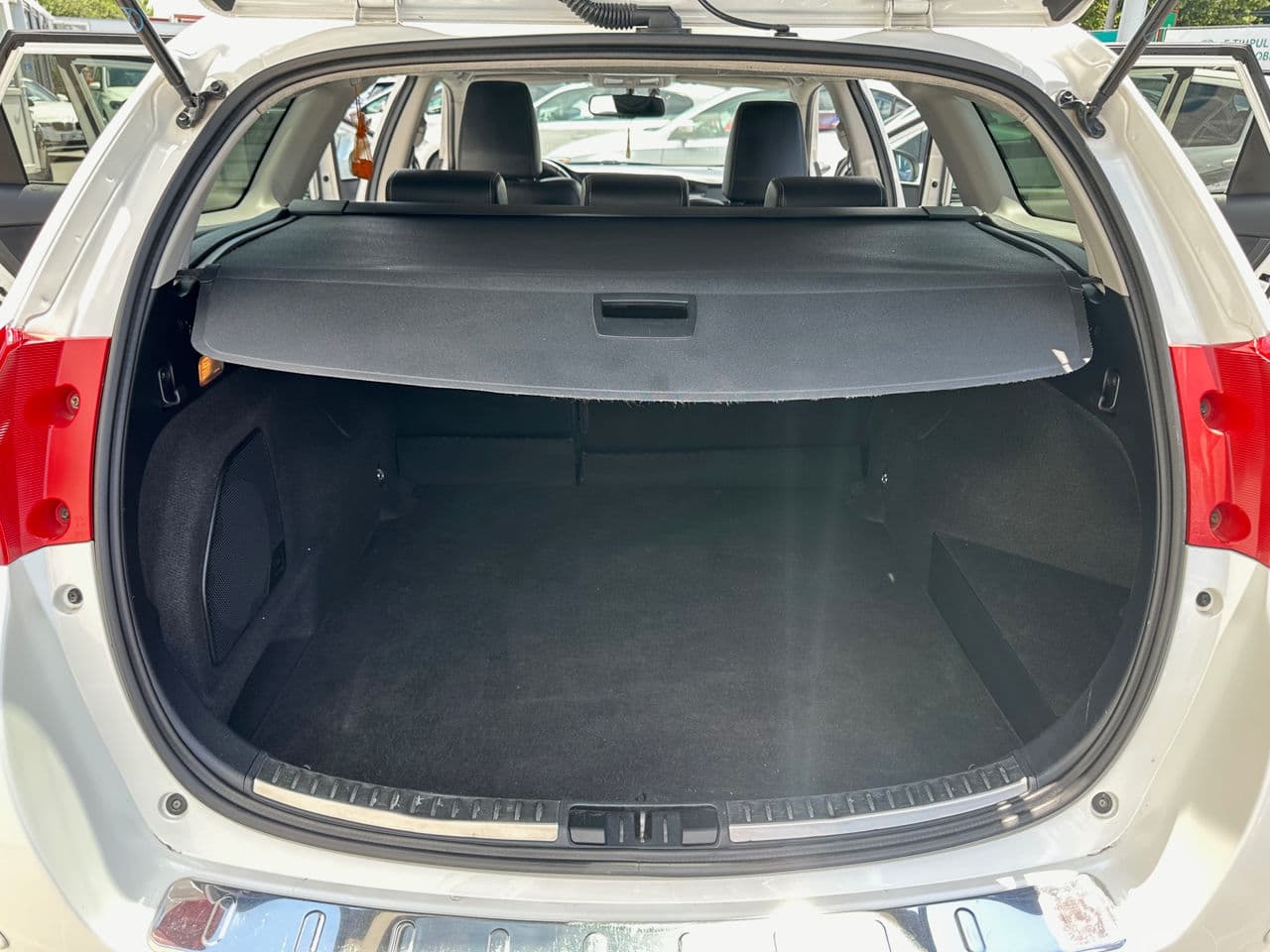 Toyota Auris 2013 — Миниатюра 18